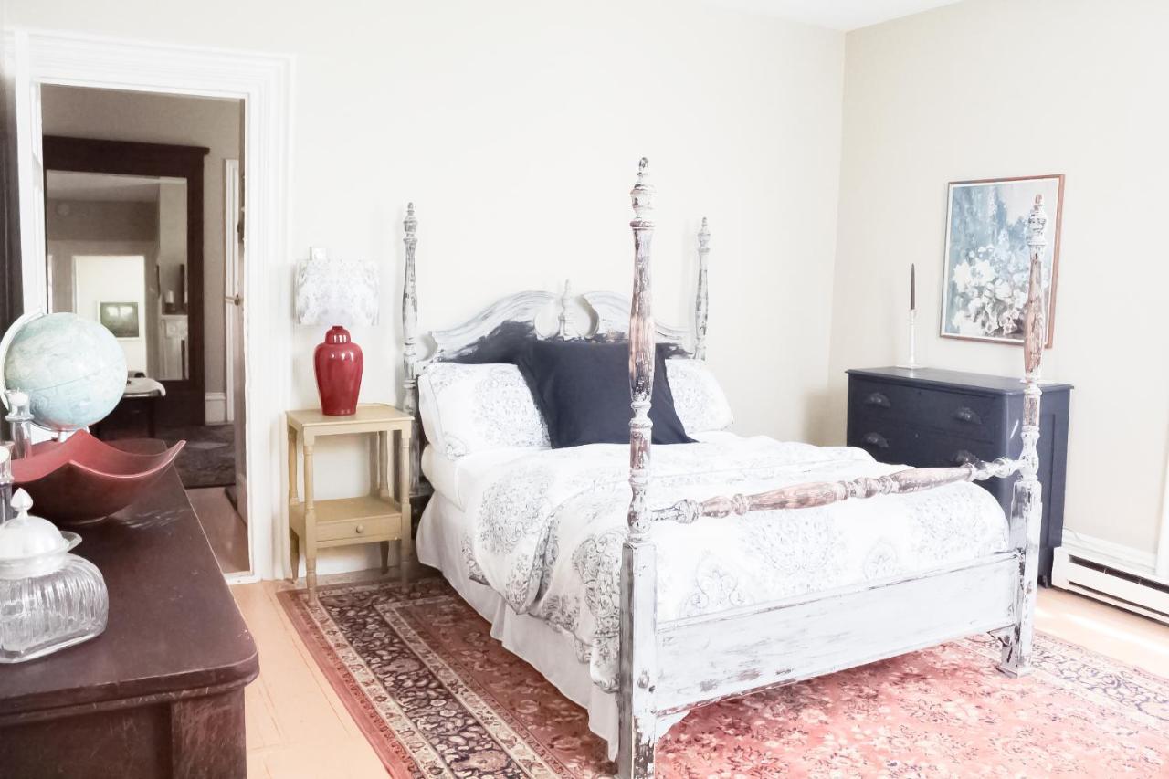 Honeysuckle Suite Apartment In Downtown 록랜드 외부 사진
