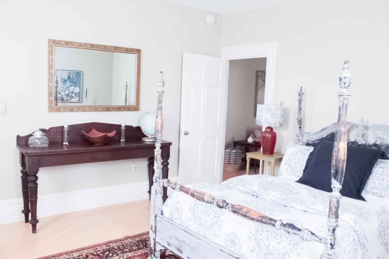 Honeysuckle Suite Apartment In Downtown 록랜드 외부 사진